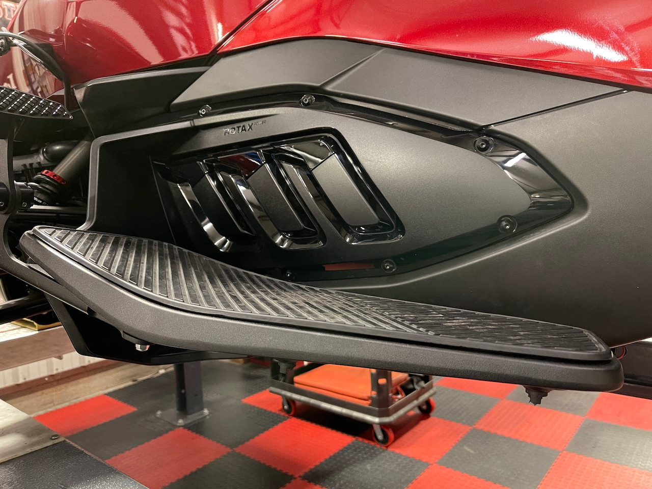 Can-Am Spyder RT comfort upgrade for driver floorboards | LG-1057 | Lamonster Garage