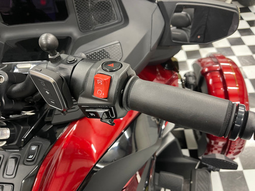 Lamonster Leather-Like Comfort Grips for Can-Am Spyder, Ryker & Indian Models (Pair) | LG-2173 | Lamonster Garage