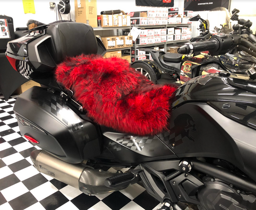 Sheepskin Seat Cover (Full Seat Cover) (2015 - Present F3/F3-S/F3-T/F3-LTD) (MM-4404-F3)
Shown on 2016 Can Am F3-LTD (RED with BLACK tips)