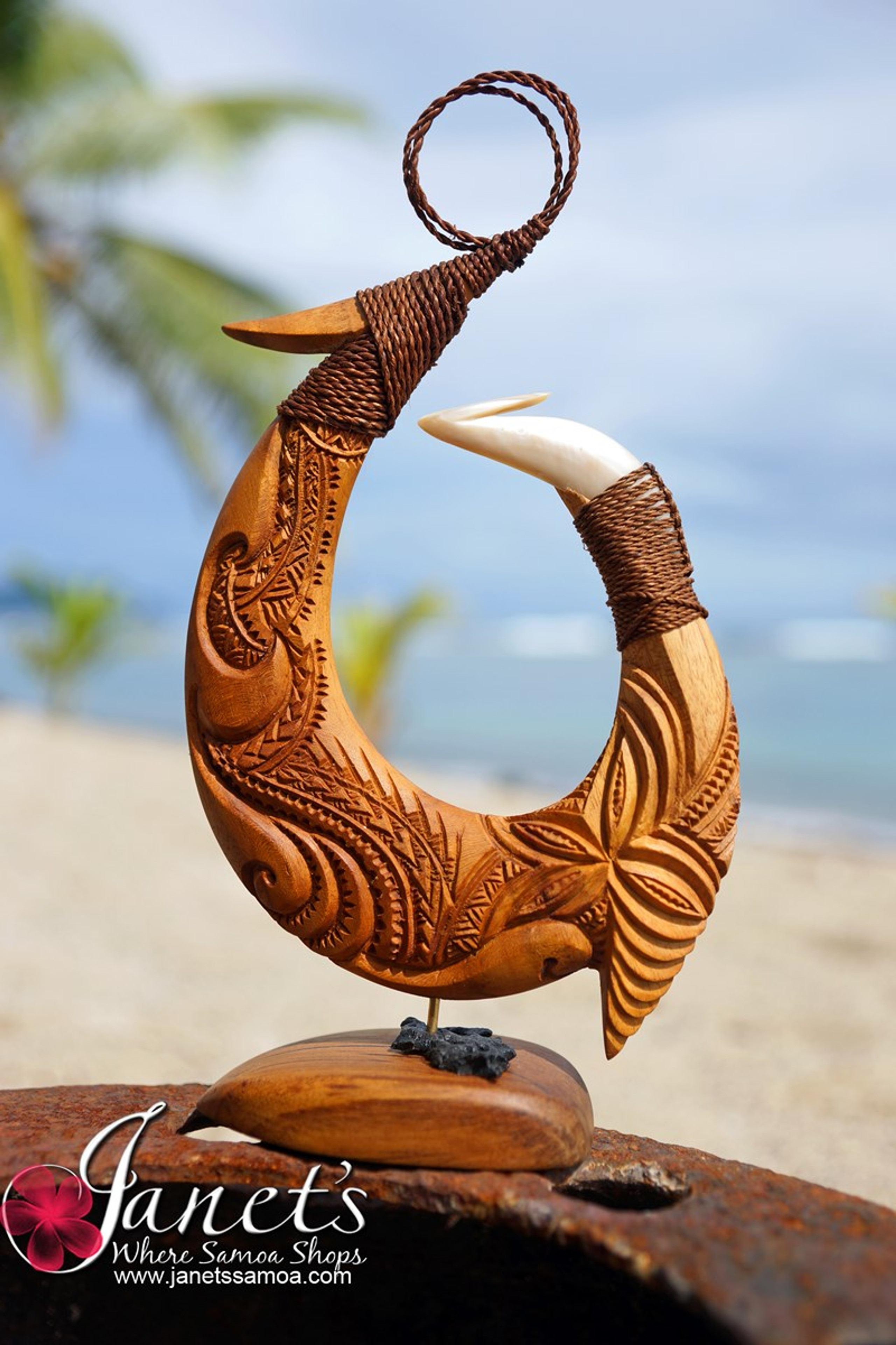 Master Hook Standing Carving BRS28