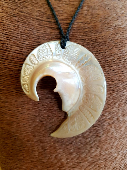 Lapita Shell Pendant BRPS341