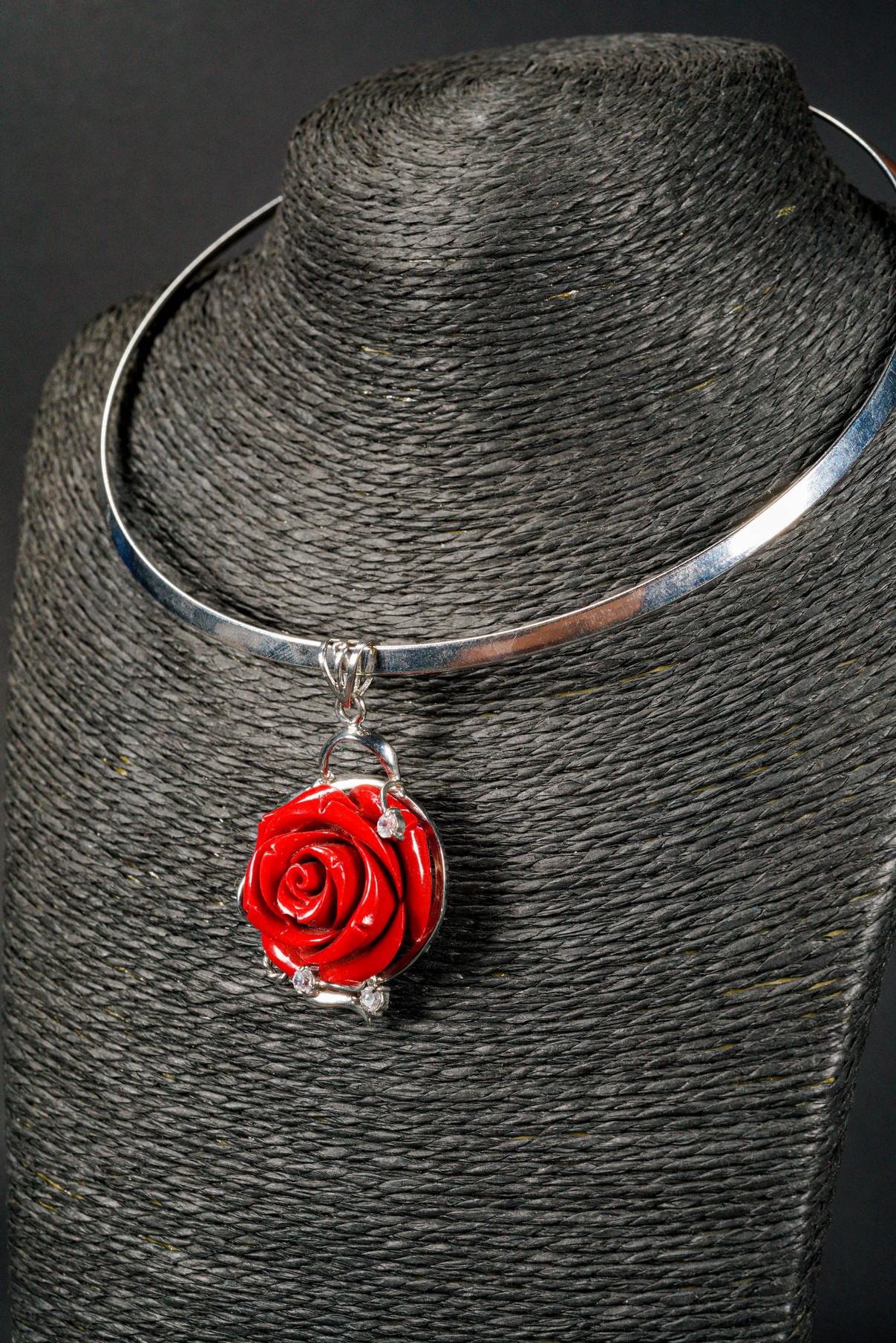 WEBJN137 RED CORAL FLOWER PENDANT - Janet's