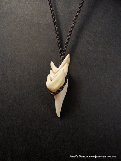 ☆BTS着用☆関税込★PORTRAIT REPORT★“Shark Tooth” Necklace 1654 - Shark Tooth Necklace – Elizabeth Sarah Collections