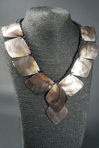 WEBJN21 MOP SHELL NECKLACE