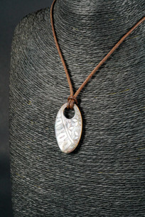 WEBJN125 MOP SHELL PENDANT