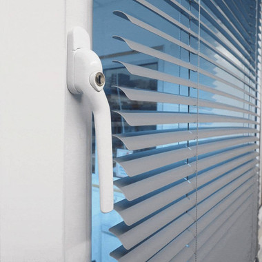 www.handlesandhinges.co.uk