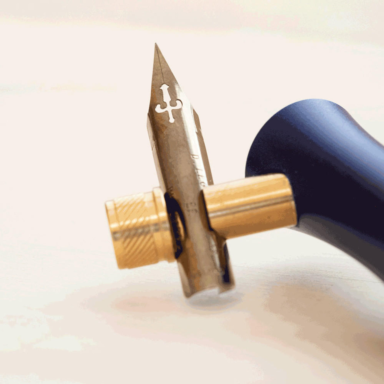Tom&#39;s Studio/カリグラフィーホルダー/Bloom Black Bloom Calligraphy Pen – Balanced, Versatile, and Beautiful