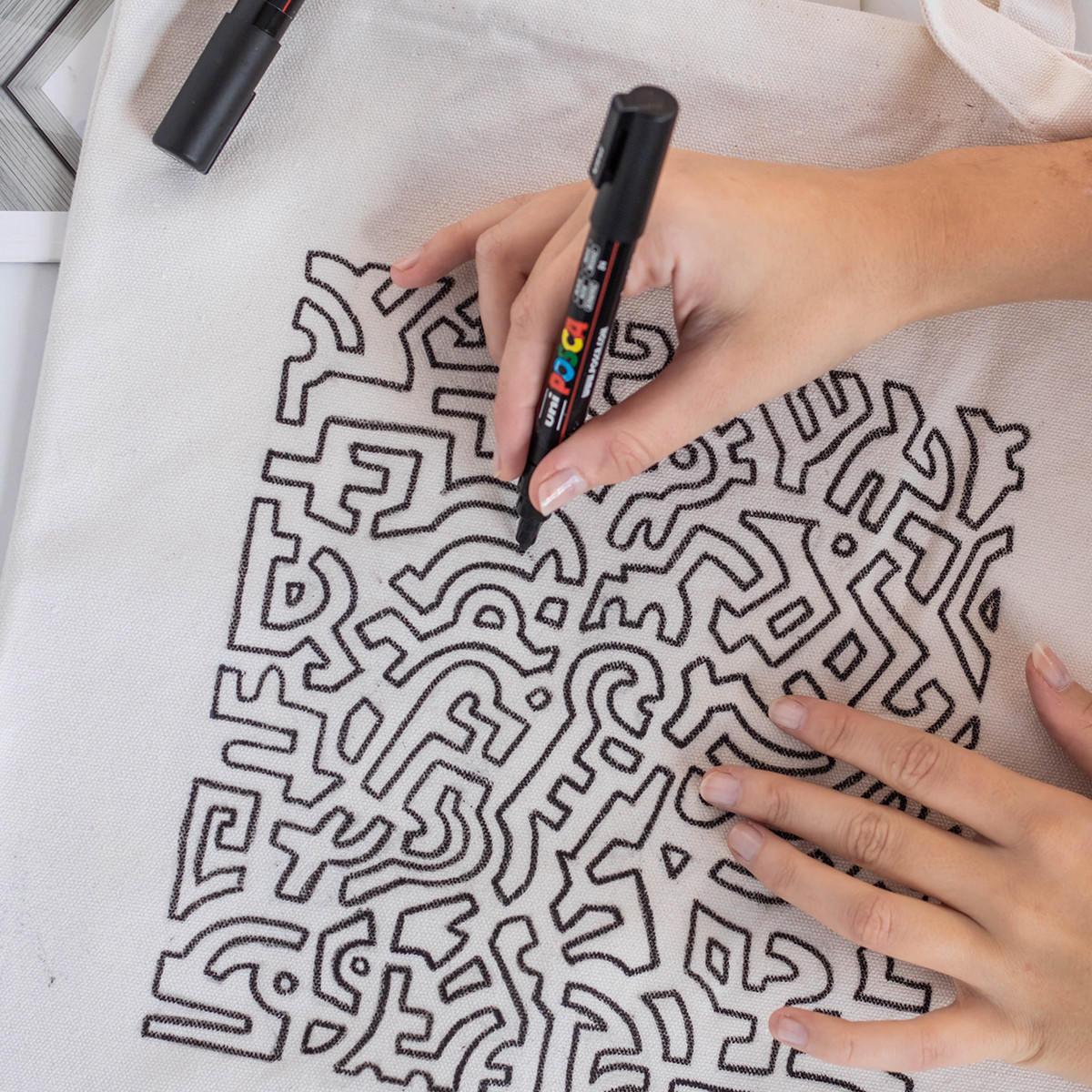 Posca Art On Black Paper Posca Pens On Black Paper Uni POSCA Mixed