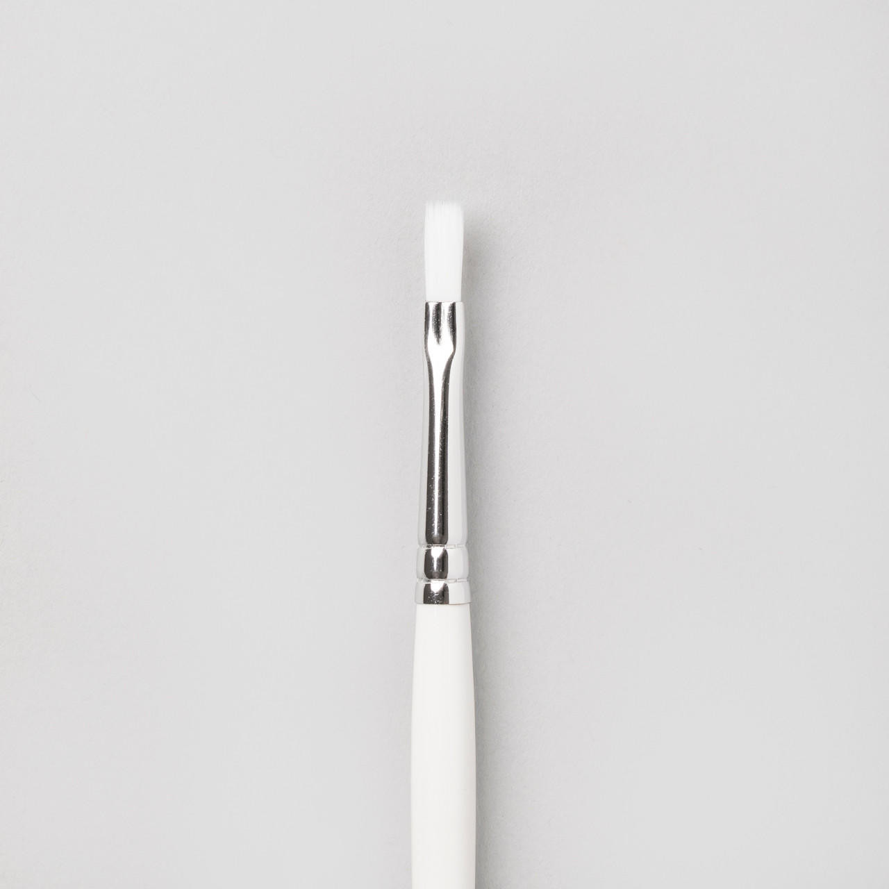 Pro Arte Polar White Nylon Brush Flat Series 32 1/8 inch