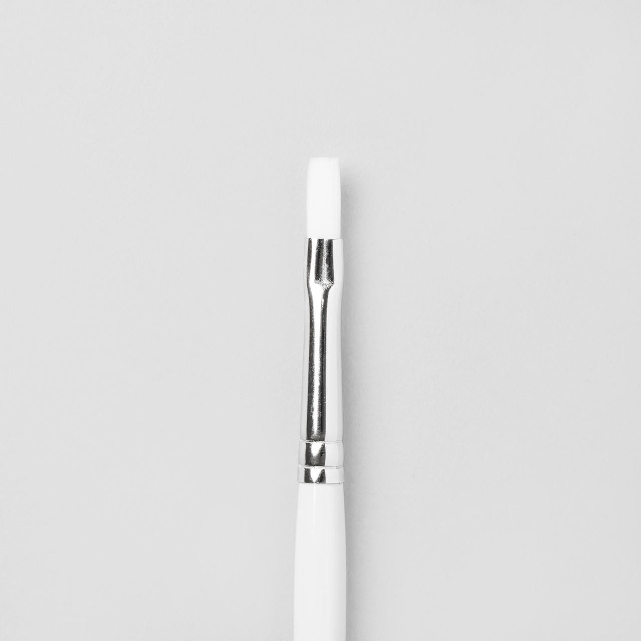 Pro Arte Polar White Nylon Brush Flat Series 32 3/16 inch