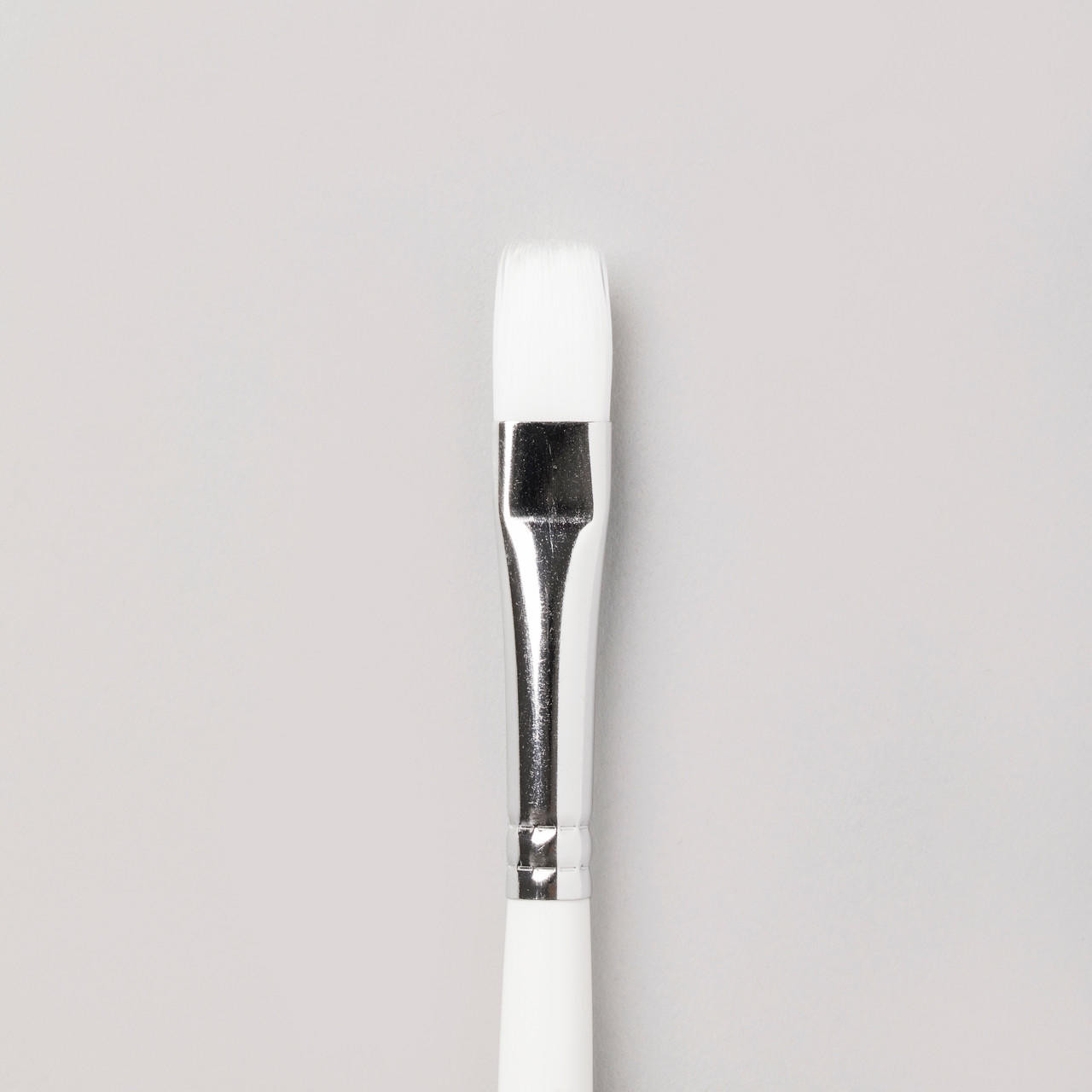 Pro Arte Polar White Nylon Brush Flat Series 32 3/8 inch