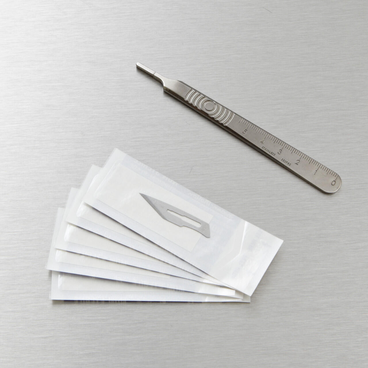 Swann-Morton Blade Set No.3 Handle and 5 x 10A Blades Swann-Morton Blade Set No.3 Handle and 5 x 10A Blades