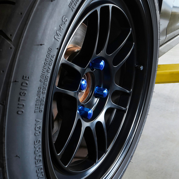 F2 Function & Form Lug Nuts M12x1.25 Blue