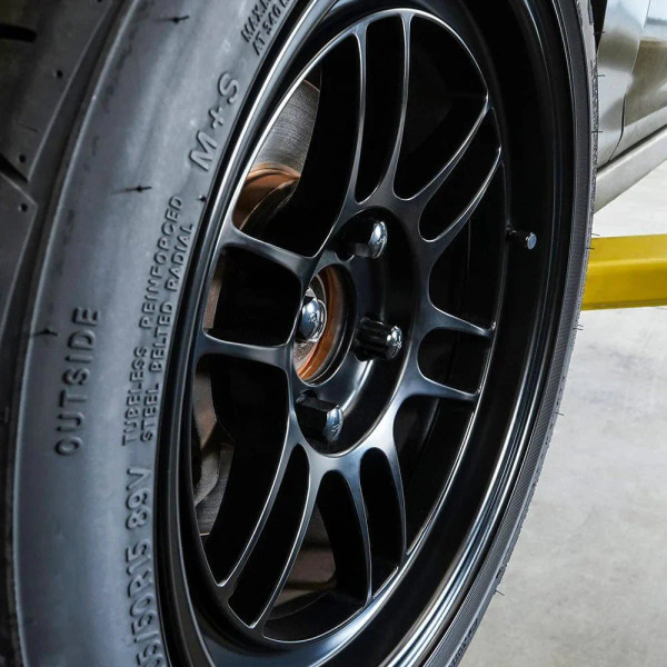 F2 Function & Form Lug Nuts M12x1.5 Black