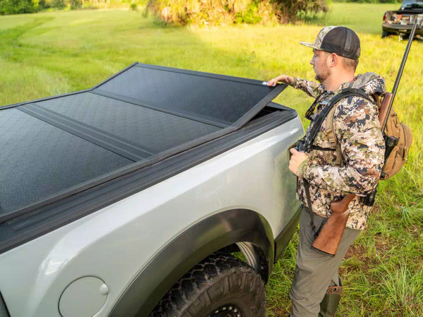 Gator EFX Hard Folding Tonneau Cover GTOEF314002