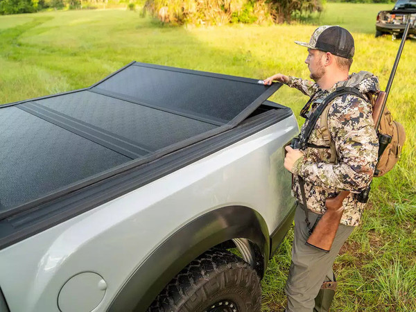 Gator EFX Hard Folding Tonneau Cover  GTOEF354016