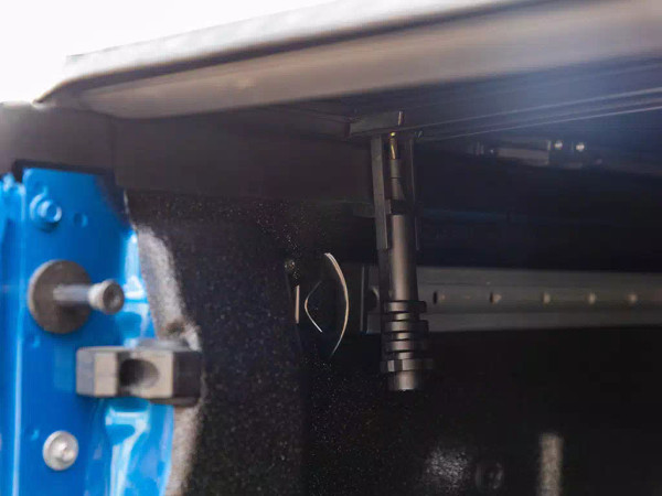 S&B Gator SFX Tri-Fold Soft Folding Tonneau Cover  GTOSF3322