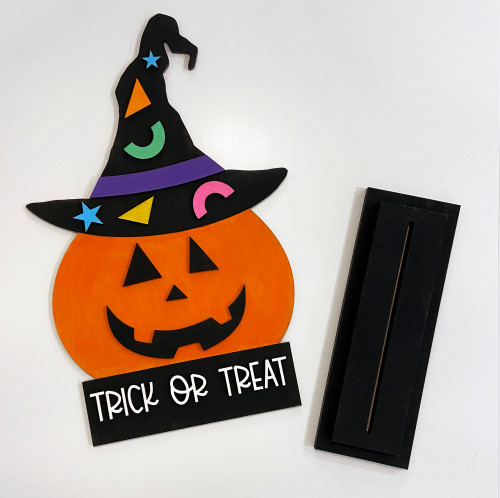 Trick or Treat freestanding Pumpkin witch 