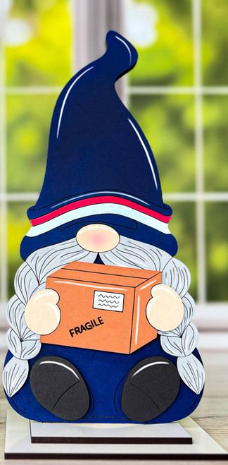 Parcel delivering Gnome freestanding shelf sitter