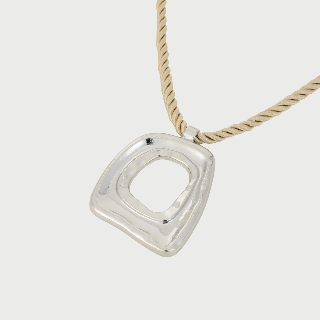 THE OVAL NECKLACE - SILVER