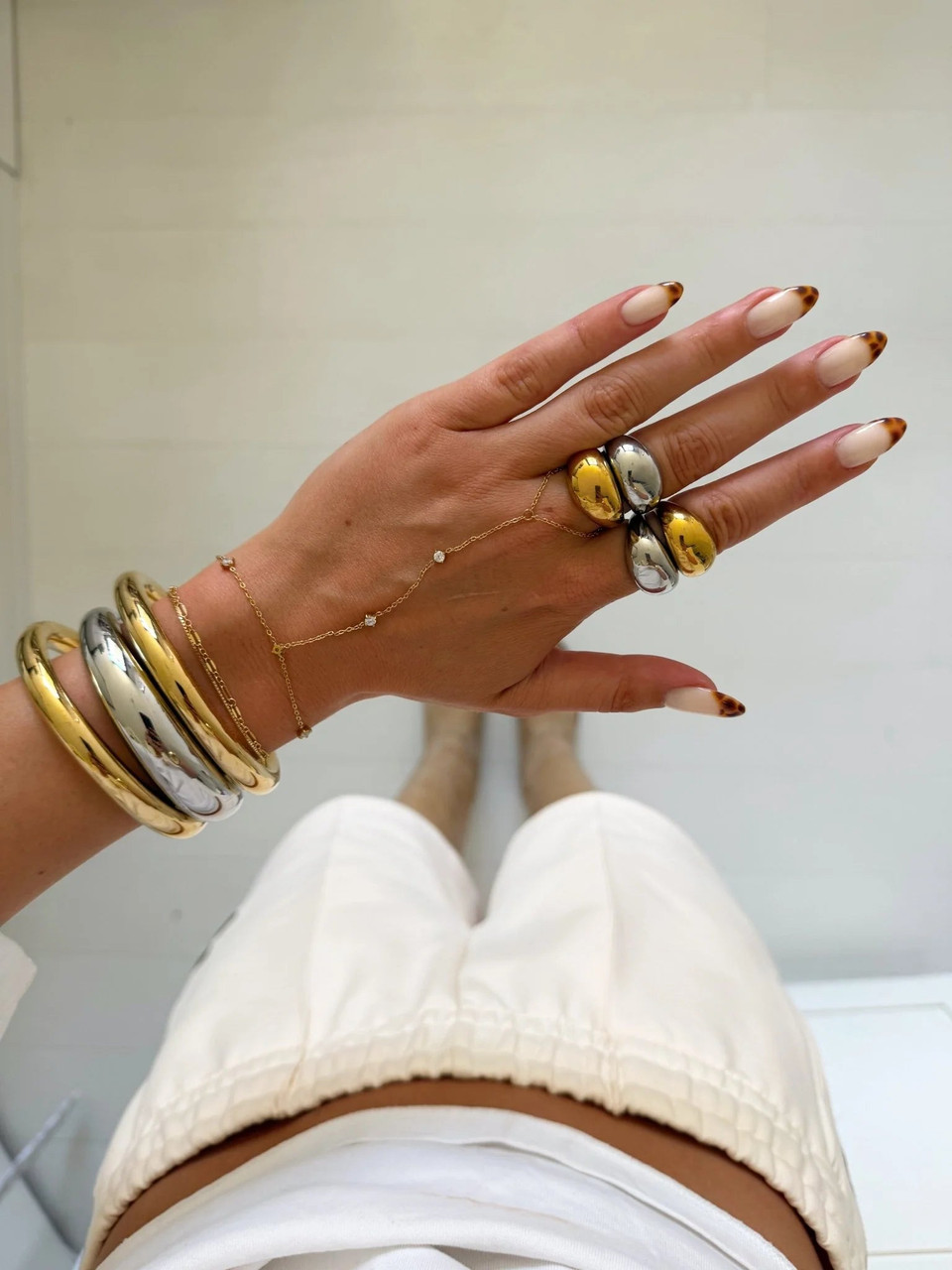 HAND CHAIN - GOLD