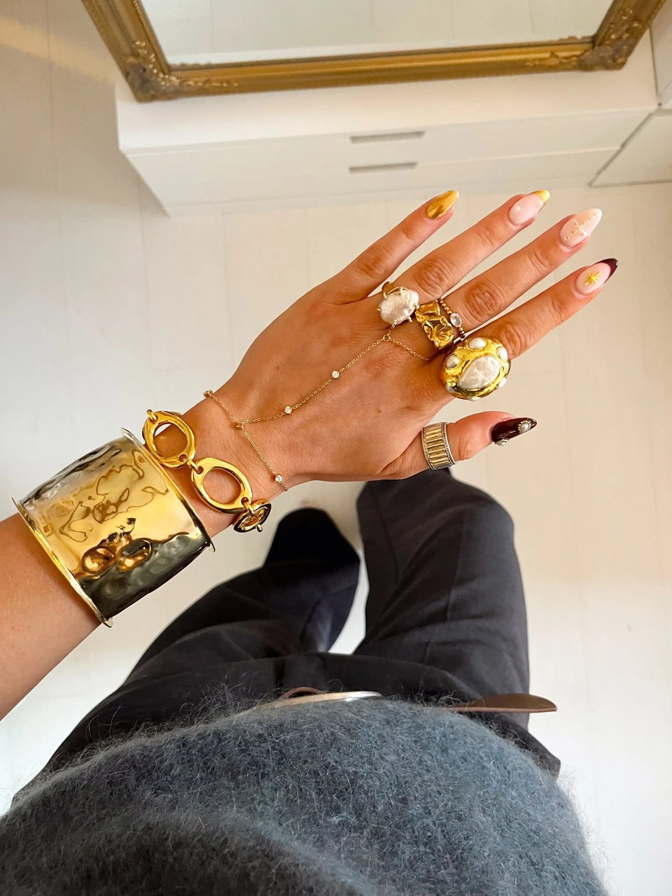HAND CHAIN - GOLD