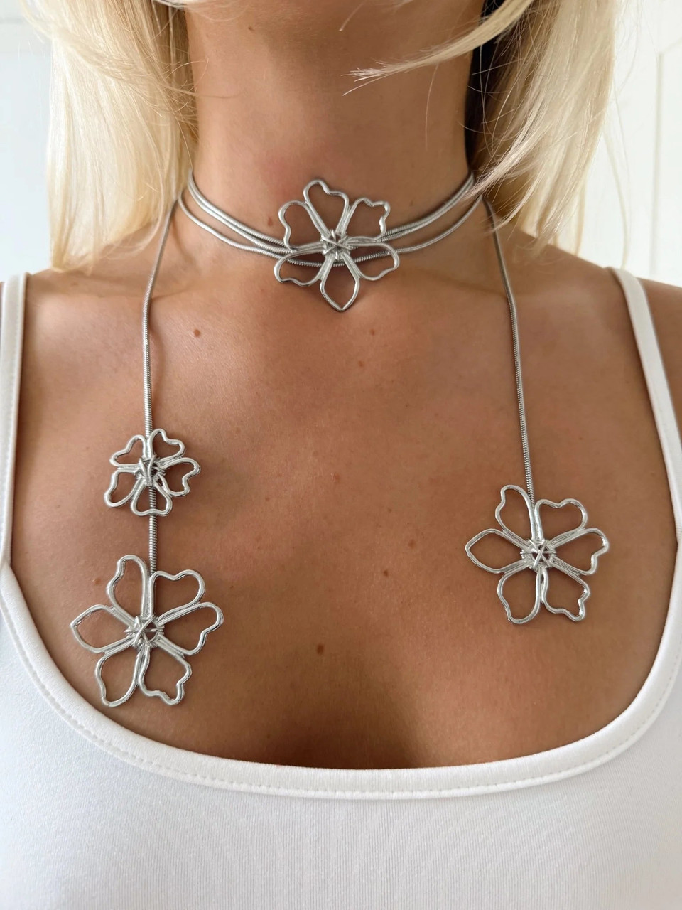 FLOWER LAYER NECKLACE - SILVER