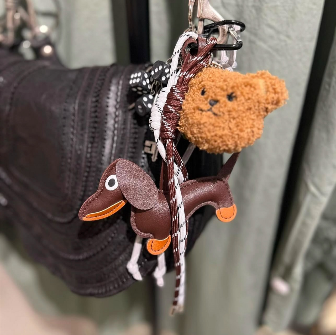 BAG CHARM SET - DARK BROWN