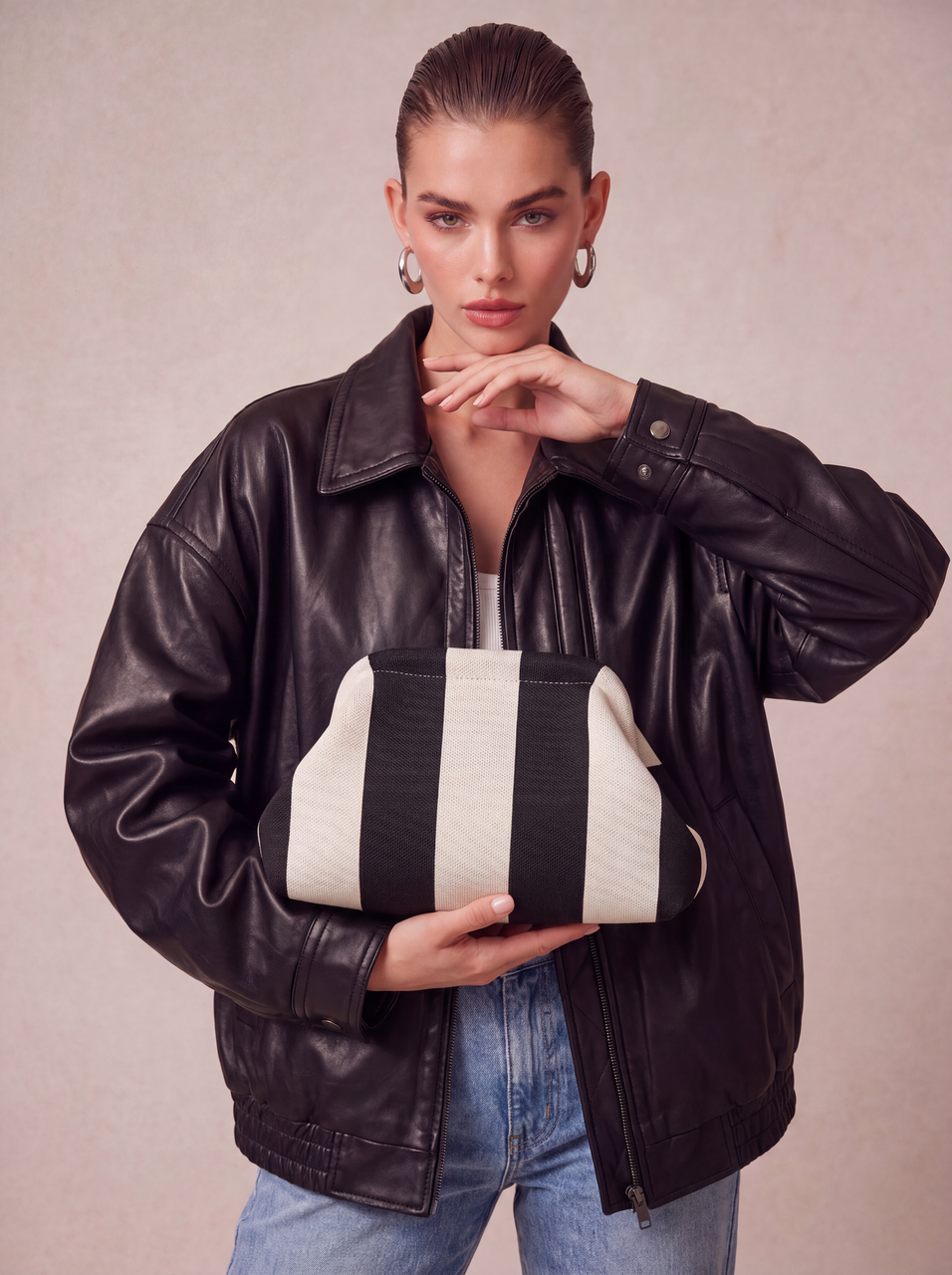 CITY GIRL POUCH - OFF WHITE