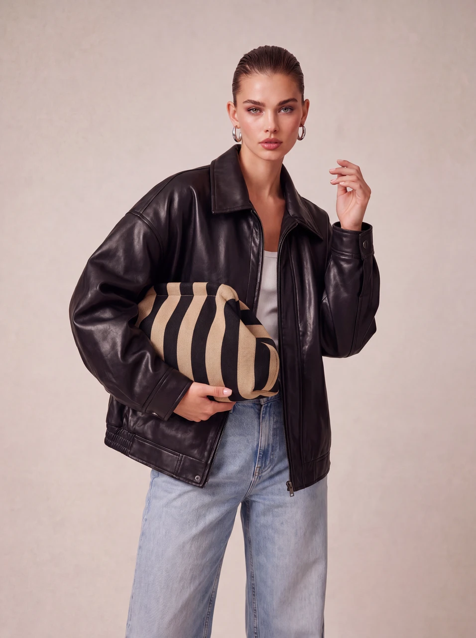 CITY GIRL POUCH - BROWN