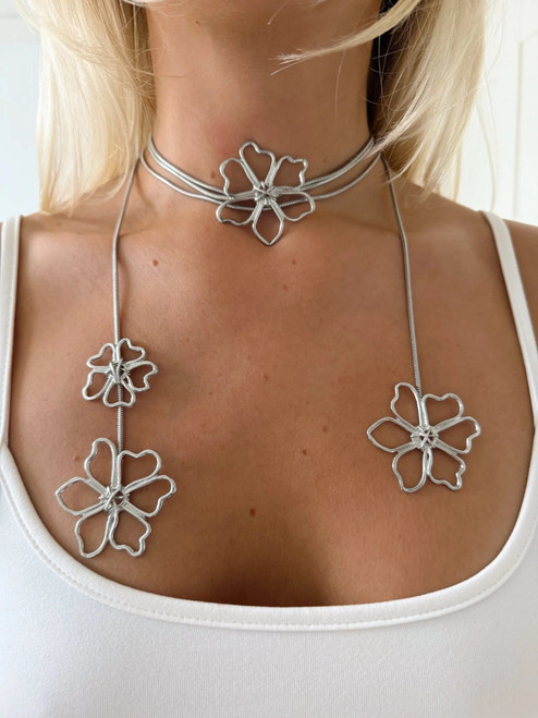 FLOWER LAYER NECKLACE - SILVER