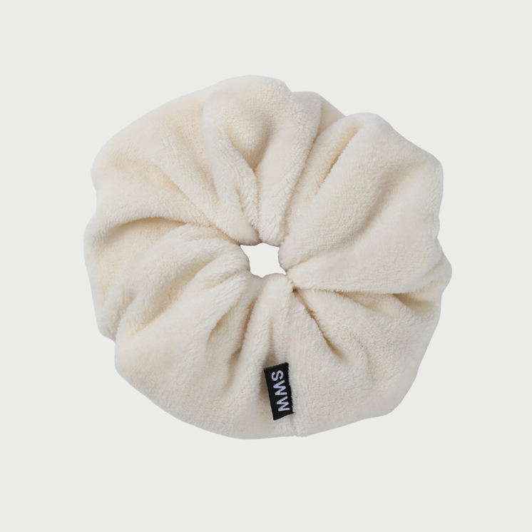 VELVET SCRUNCHIE