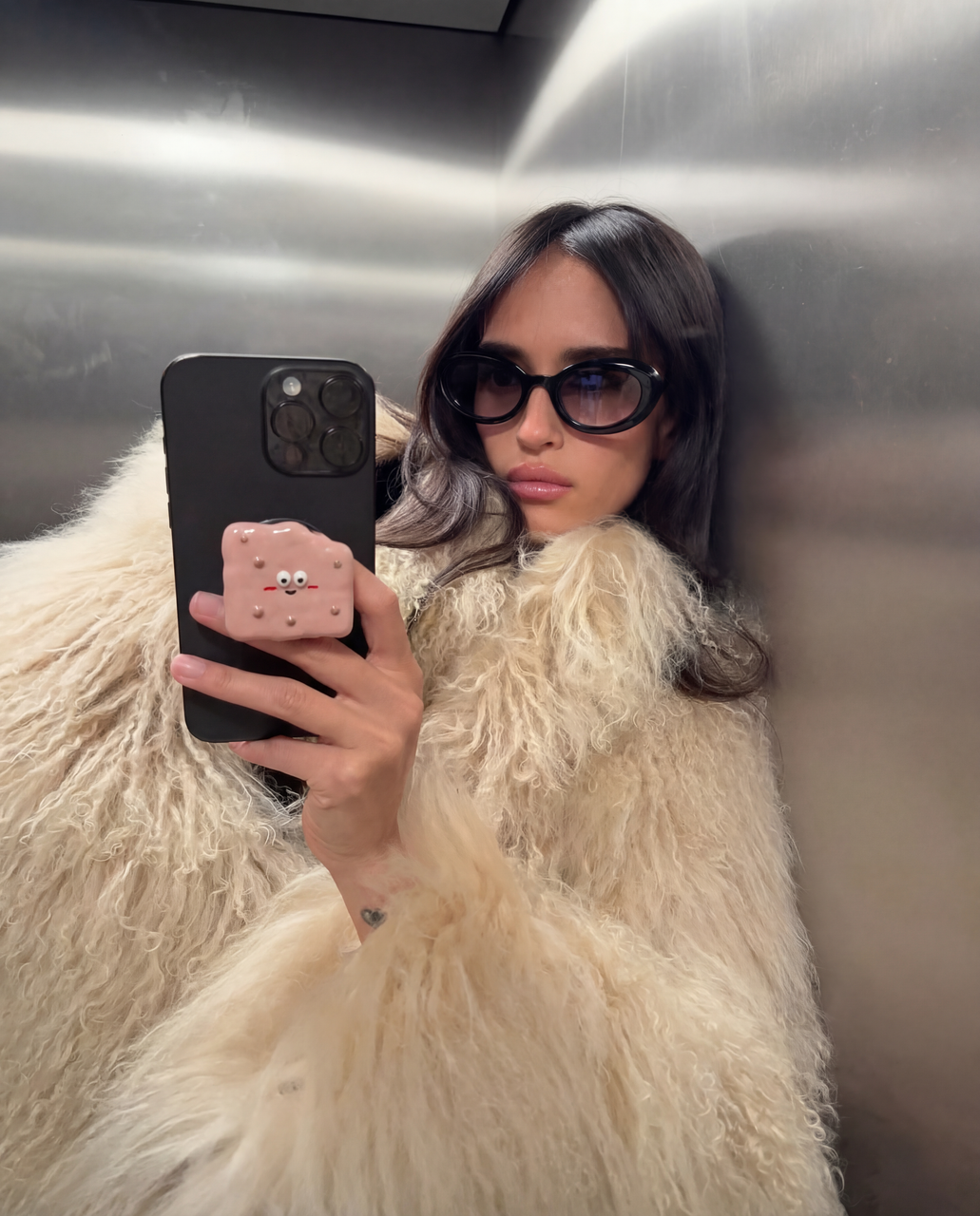 Bestie mirror selfie