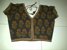 Subtle floras on a dark green background.