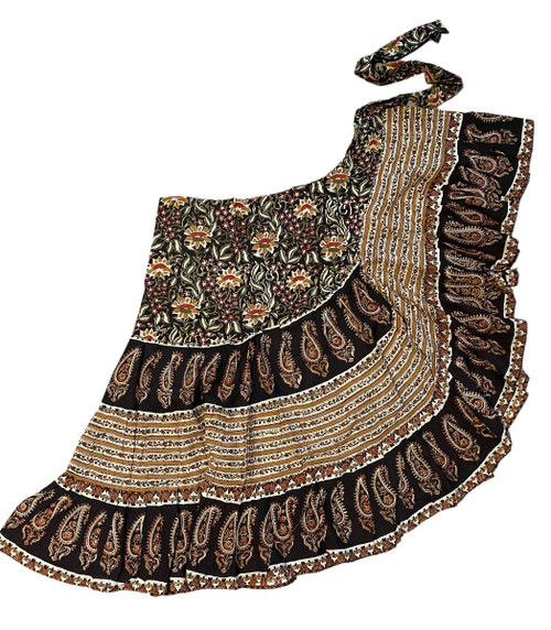 Beautiful Long Wrap Skirt  The skirt is free size. It can be worn with ties on the side or it can be worn hi lo style. You may also bustle it up. Looks great by itself or layered with another skirt or pantaloons.
Measurements:
32" long
50" waist not including ties
International Shipping is extra 
 Beautiful Long Wrap Skirt  The skirt is free size. It can be worn with ties on the side or it can be worn hi lo style. You may also bustle it up. Looks great by itself or layered with another skirt or pantaloons.
Measurements:
32" long
50" waist not including ties
International Shipping is extra