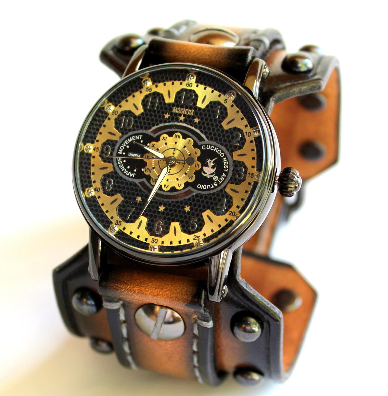 Personalizable leather cuff watch with Steampunk Watch