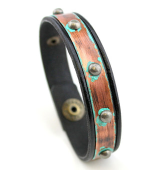 Vintage looking leather bracelet with copper plate