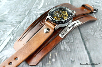 Personalizable leather cuff watch with Steampunk Watch