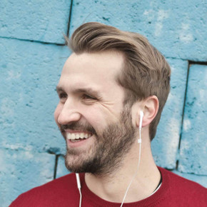 Monofilament top with undetectable hairline Basic Monofilament top with undetectable hairline Basic