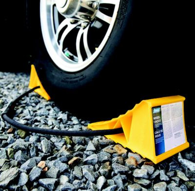CAMCO RV 44470 WHL CHOCK DOUBLE W/ROPE YELLOW