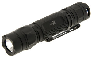 UTG EVERYDAY CARRY FLASHLIGHT, 400 LUMEN UTG EVERYDAY CARRY FLASHLIGHT, 400 LUMEN