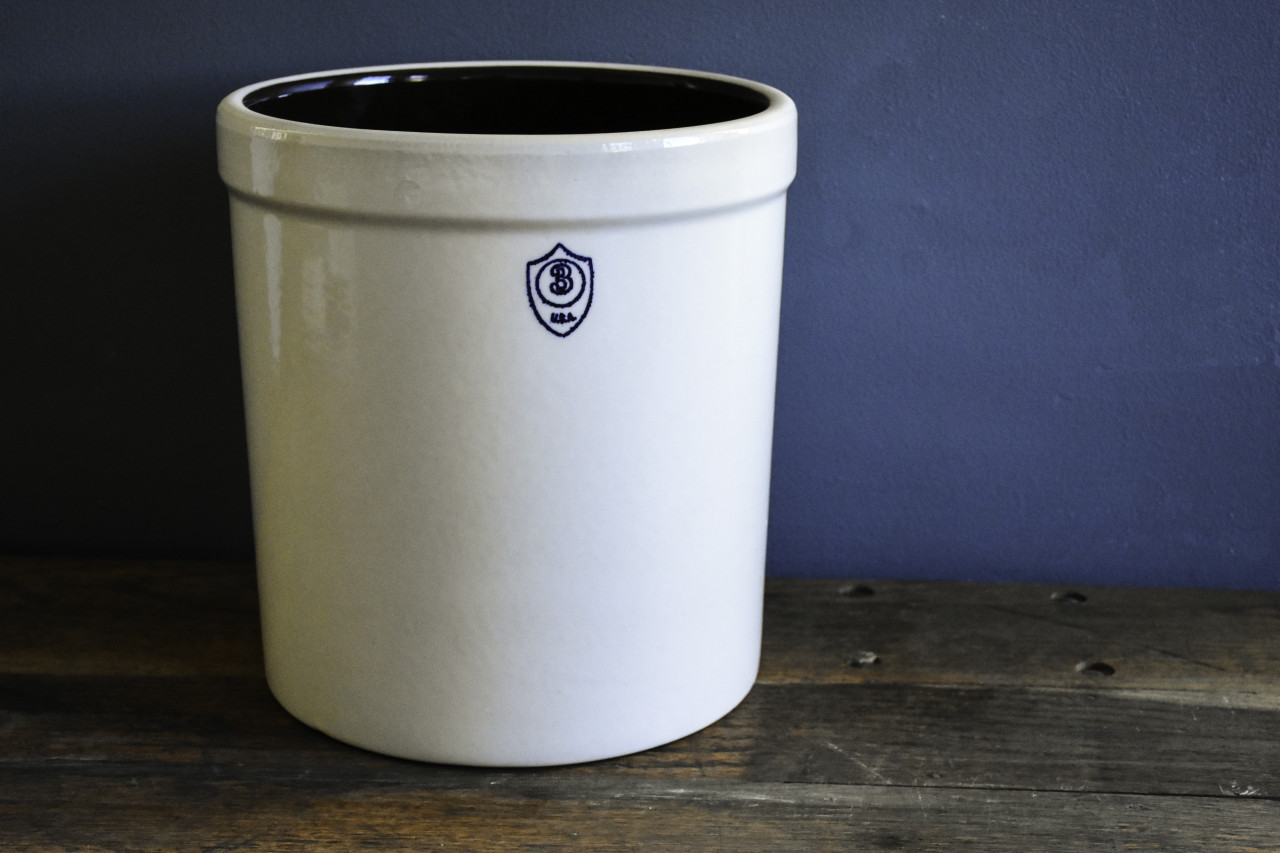 Ohio Stoneware 5 Gallon Fermentation & Preservation Crock - Thumbnail 3