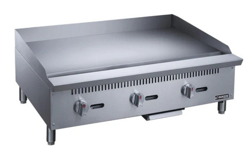 Dukers 36 in. W Griddle with 3 Burners DCGM36 Dukers 36 in. W Griddle with 3 Burners DCGM36