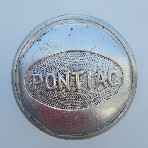 Pontiac Screw on Cap