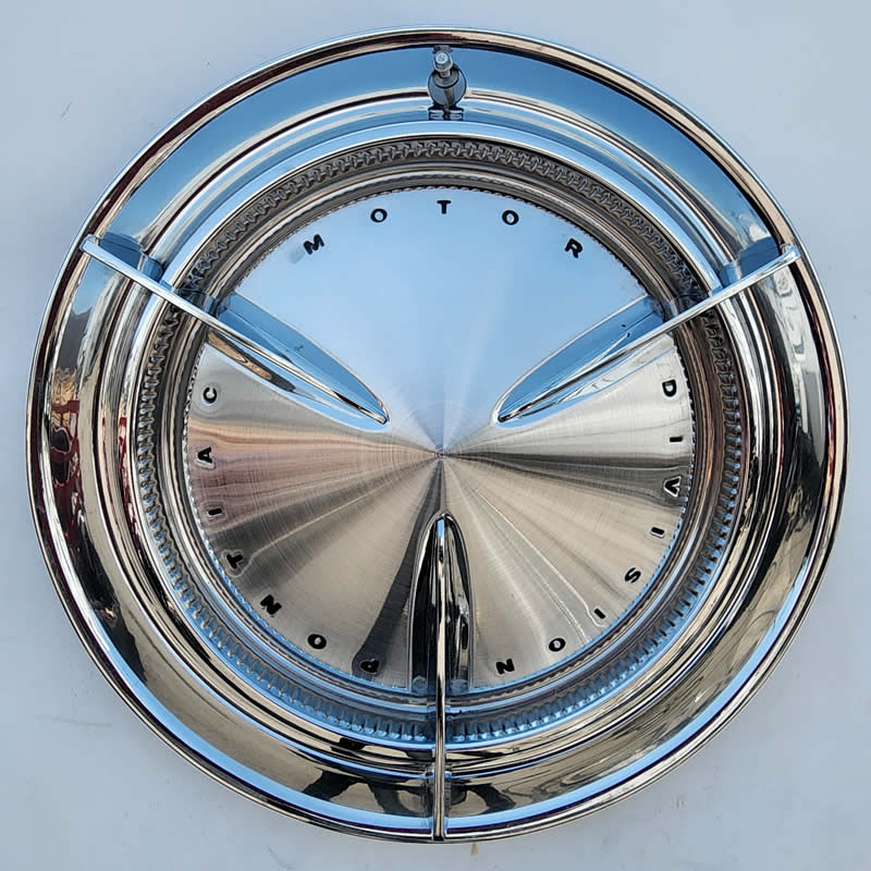 New in Box OEM 1960 PONTIAC Bonneville Catalina Grand Prix Hubcaps Wheel Covers Set of 4 Only New in Box OEM 1960 PONTIAC Bonneville Catalina Grand Prix Hubcaps Wheel Covers Set of 4 Only