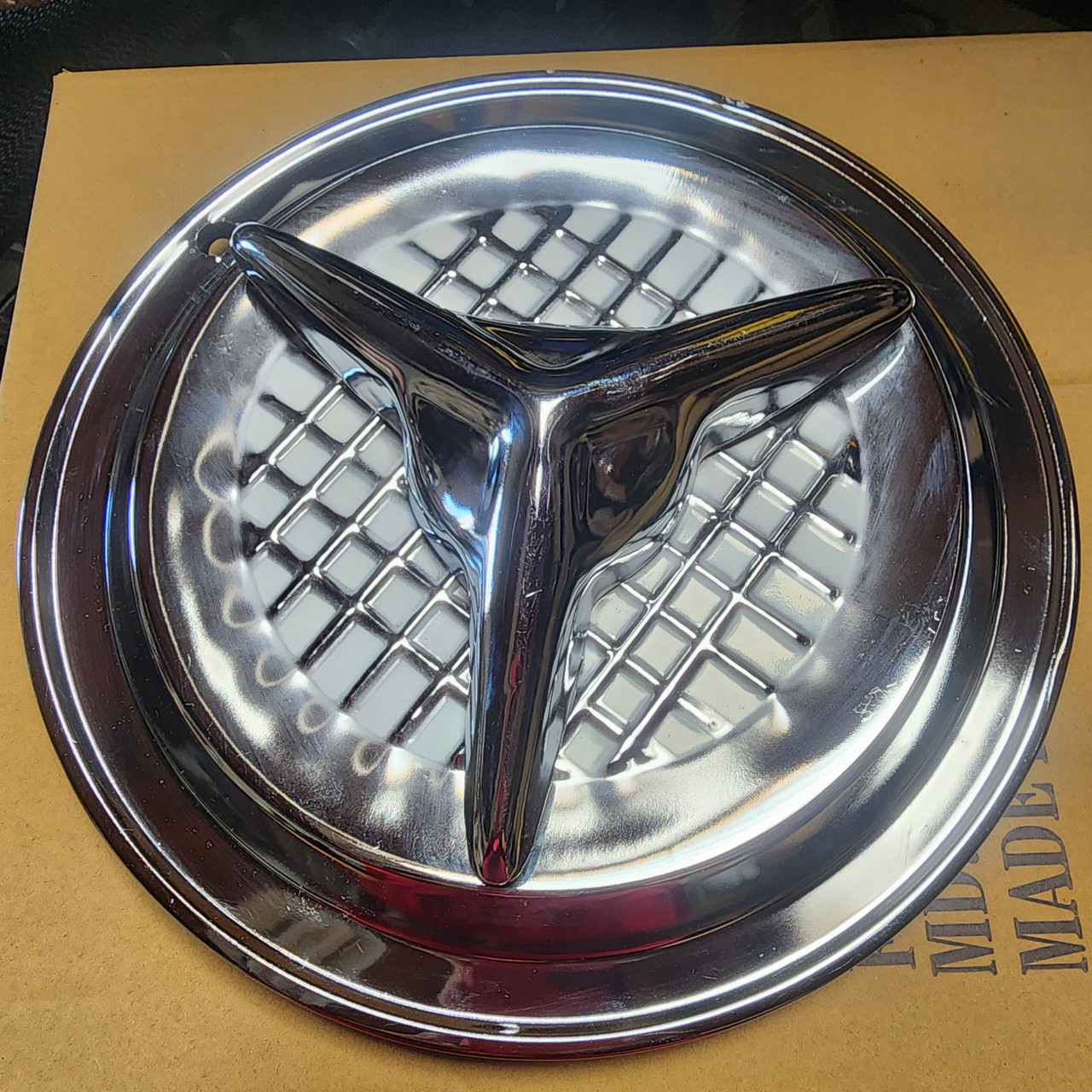 Copy of Olds fiesta 15" chrome one blemished hubcap