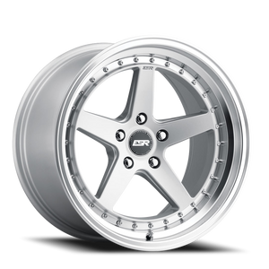 DOORBUSTER PRICING! - Esr Cs5 Wheel 18x10.5 5x108 Hyper Silver w/ Machined Lip 22mm | 80551422 CS5HS-ML 5X108