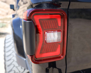 Winjet 2019-2024 JEEP GLADIATOR JT LED SEQUENTIAL TAIL LIGHTS-BLACK RED | HKMR CTRNG0668-BR-SQ