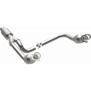 Magnaflow Performance Exhaust Magnaflow OEM Grade Direct-Fit Catalytic Converter | FBHB 52642