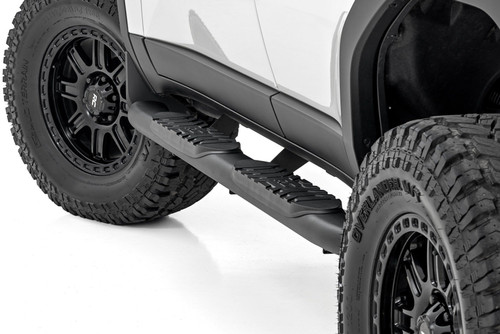 Rough Country Oval Nerf Steps - Black - Toyota Land Cruiser 4WD (2024-2025) | DHTP 21018